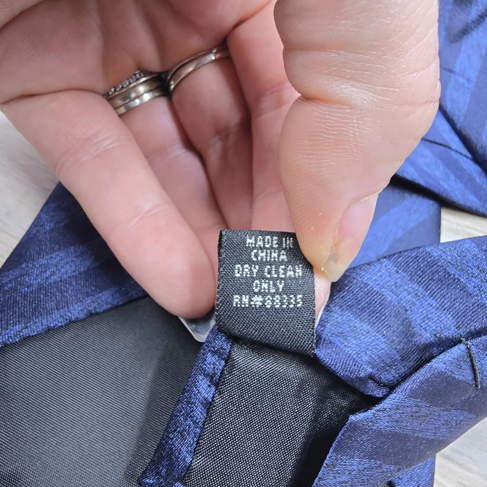 Kenneth‎ Cole New York 100% imported silk hand made blue navy striped tie 58